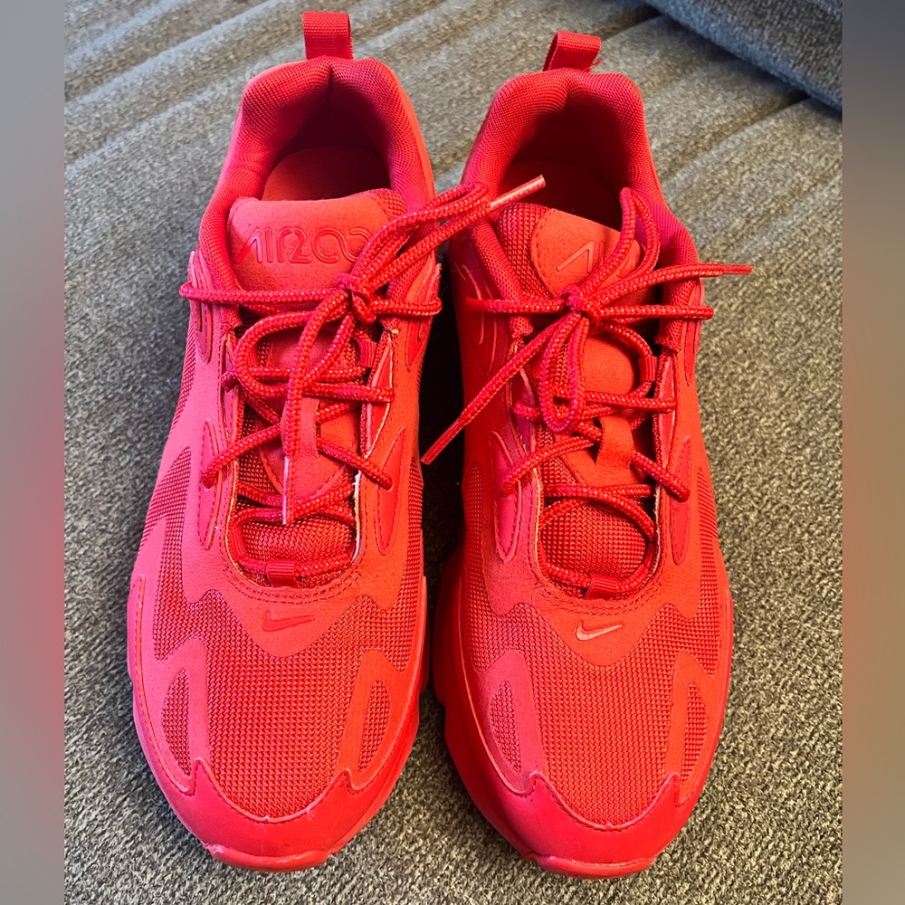 Nike Air Max 200 Triple Red Sneaker - Men’s size 8.5